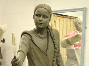 Wielka Brytania: odsłonięto pomnik Grety Thunberg