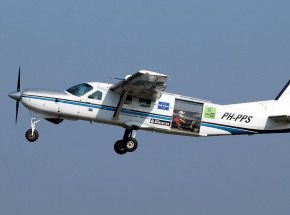 Mazowieckie: mały samolot uderzył w hangar pełen ludzi