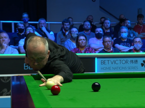 Snooker - Mistrzostwa Świata: trzech faworytów z awansem, problemy Higginsa