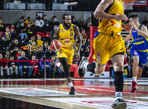 EBL: Stal Ostrów dominuje torunian na własnym parkiecie