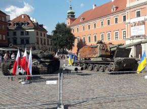 Rosyjskie wraki na Placu Zamkowym w Warszawie