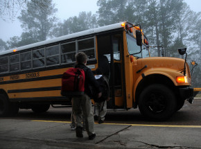 Kentucky: zastrzelono nastolatka na przystanku autobusu szkolnego [AKTUALIZACJA]