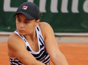 Tenis - WTA: podwójny tryumf Barty w Stuttgarcie, niespodzianka w Stambule