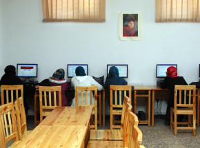 Afganistan: nowe zasady w szkolnictwie wyższym dotyczące kobiet