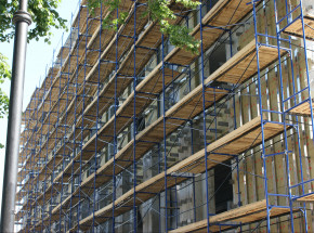 Sydney: na kobietę spadł mężczyzna z 3 kondygnacji rusztowania