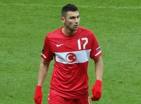 Piłka nożna - el. MŚ: popis Buraka Yilmaza!