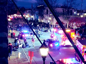 USA: kierowca samochodu wjechał w paradę świąteczną. Co najmniej 5 ofiar śmiertelnych [AKTUALIZACJA]