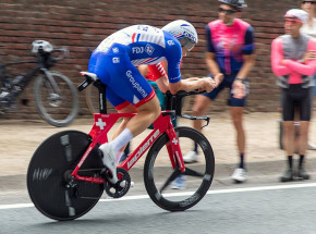 Tour de Suisse: Kueng najlepszy w czasówce na otwarcie