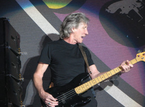 Roger Waters nagrał ponownie „The Dark Side Of The Moon” i zaatakował członków Pink Floyd