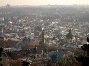 Rosjanie zaatakowali budynek mieszczący się niedaleko lotniska we Lwowie