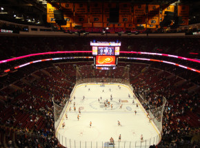 NHL: wysoka wygrana Flyers, zacięty mecz w Las Vegas