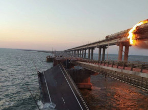 Pożar i poważne uszkodzenia Mostu Krymskiego