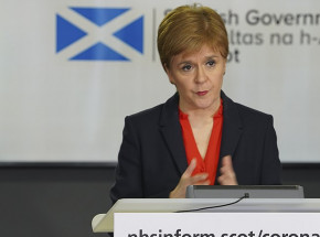 Szefowa szkockiego rządu Nicola Sturgeon rezygnuje ze stanowiska 