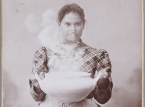 "Niewidoczne. Historie warszawskich służących", czyli rzecz o wykorzystywaniu biednych kiedyś i nieodpłatnej pracy dziś