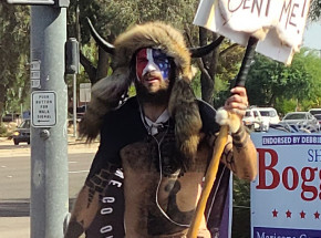 Szaman QAnon skazany