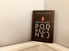 Powieść graficzna "Opowieść podręcznej" [RECENZJA]