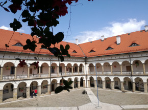 Akt oskarżenia wobec burmistrza Miasta i Gminy Niepołomice i jego zastępcy