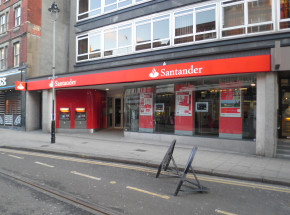 Wielka Brytania: pracownicy banku przez pomyłkę wysłali 130 mln funtów dziesiątkom tysięcy osób