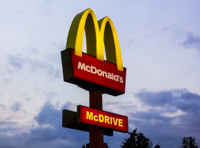 Pozew wobec sieci McDonald's z powodu rzekomej dyskryminacji rasowej