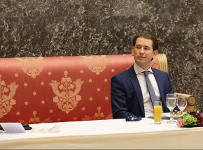 Austria: były kanclerz Sebastian Kurz wycofuje się z polityki