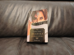 Fascynujące obrazki Bliskiego Wschodu - recenzja "Arabskiej Zdrajczyni"