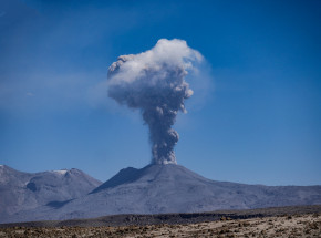 Indonezja: przebudzenie wulkanu i ewakuacja ponad 500 osób