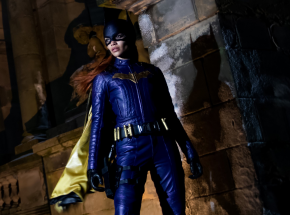 Michael Keaton jako Batman na zdjęciu z anulowanej „Batgirl”
