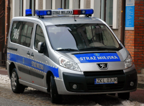 Warszawa: mężczyzna ugryzł strażnika miejskiego, powiedział, że jest nosicielem HIV