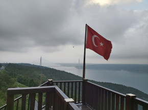 Turcja: zdaniem MSZ – nie można powstrzymać rosyjskich okrętów w dostępie do Morza Czarnego