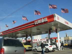 Zarząd Łukoilu, drugiej największej firmy w Rosji, wzywa do zakończenia wojny