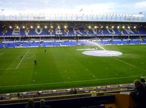 Premier League: Everton odnosi drugie zwycięstwo z rzędu, cały mecz Bednarka