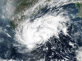 Indie: cyklon Yaas atakuje wschodnie wybrzeże