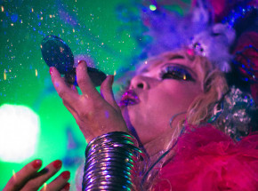 "Kim Lee. Królowa Warszawy" – blask i szyk wyjątkowej wystawy w Muzeum Woli [RECENZJA] 