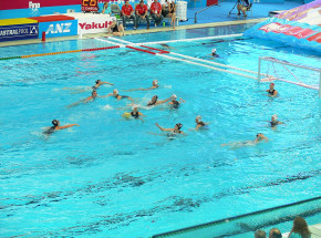 Piłka wodna - MŚ: obrończynie tytułu grają dalej