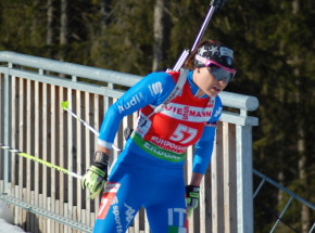 Biathlon - PŚ: Dorothea Wierer wygrywa bieg ze startu wspólnego. Pech Julii Simon!