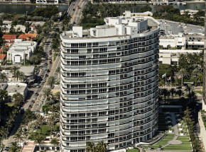 Floryda: ewakuowano mieszkańców wieżowca w związku z wykryciem chemikaliów