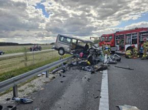 Tragiczny wypadek na S7 w Mierzawie. Cztery osoby nie żyją
