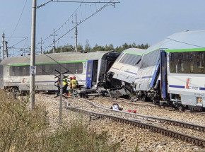 Pociąg Intercity uderzył w ciężarówkę. 20 osób poszkodowanych, cztery są ciężko ranne
