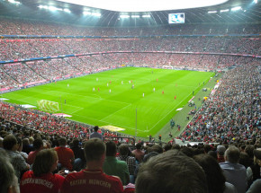 Liga Mistrzów: Bayern Monachium pokonał Manchester United po niespodziewanie emocjonujących ostatnich minutach