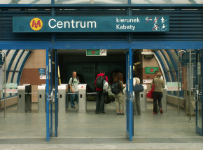 Warszawa: wypadek na stacji metra. Jedna osoba nie żyje 