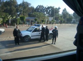 Egipt: aresztowano mężczyznę, który rzekomo ukradł reporterowi telefon podczas transmisji i pokazał widzom twarz