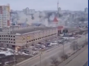 Ukraina: Rosjanie atakują Charków bombami zrzucanymi ze spadochronami