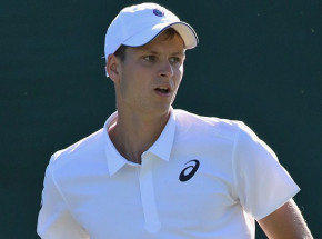 Tenis - ATP Paryż: pierwszy krok Hurkacza w kierunku Turynu