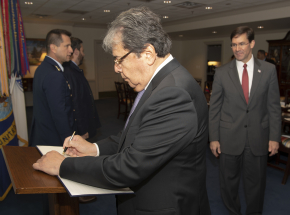 Kolumbia: nie żyje minister obrony Carlos Holmes Trujillo