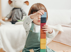 Częstochowa: dwulatka pozostawiona w oknie życia