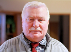 Lech Wałęsa stawił się w prokuraturze. Chodzi o składanie fałszywych zeznań