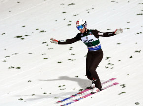 Skoki narciarskie - PŚ: miksty dla Norwegii, Polska siódma