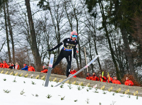 Skoki narciarskie - TCS: Kubacki wygrywa, trzech Polaków w "10"!