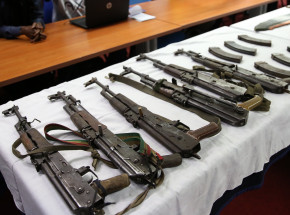 Panama: rząd zaoferował wymianę nielegalnej broni na bony żywnościowe