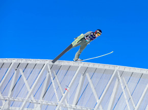 Skoki narciarskie - PŚ: Stroem wygrywa, Polki znów bez punktów